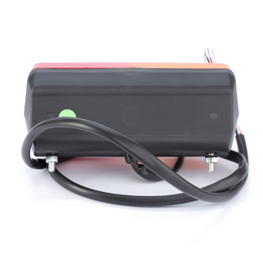 ЗАДНИЙ ФОНАРЬ, ЛЕВЫЙ