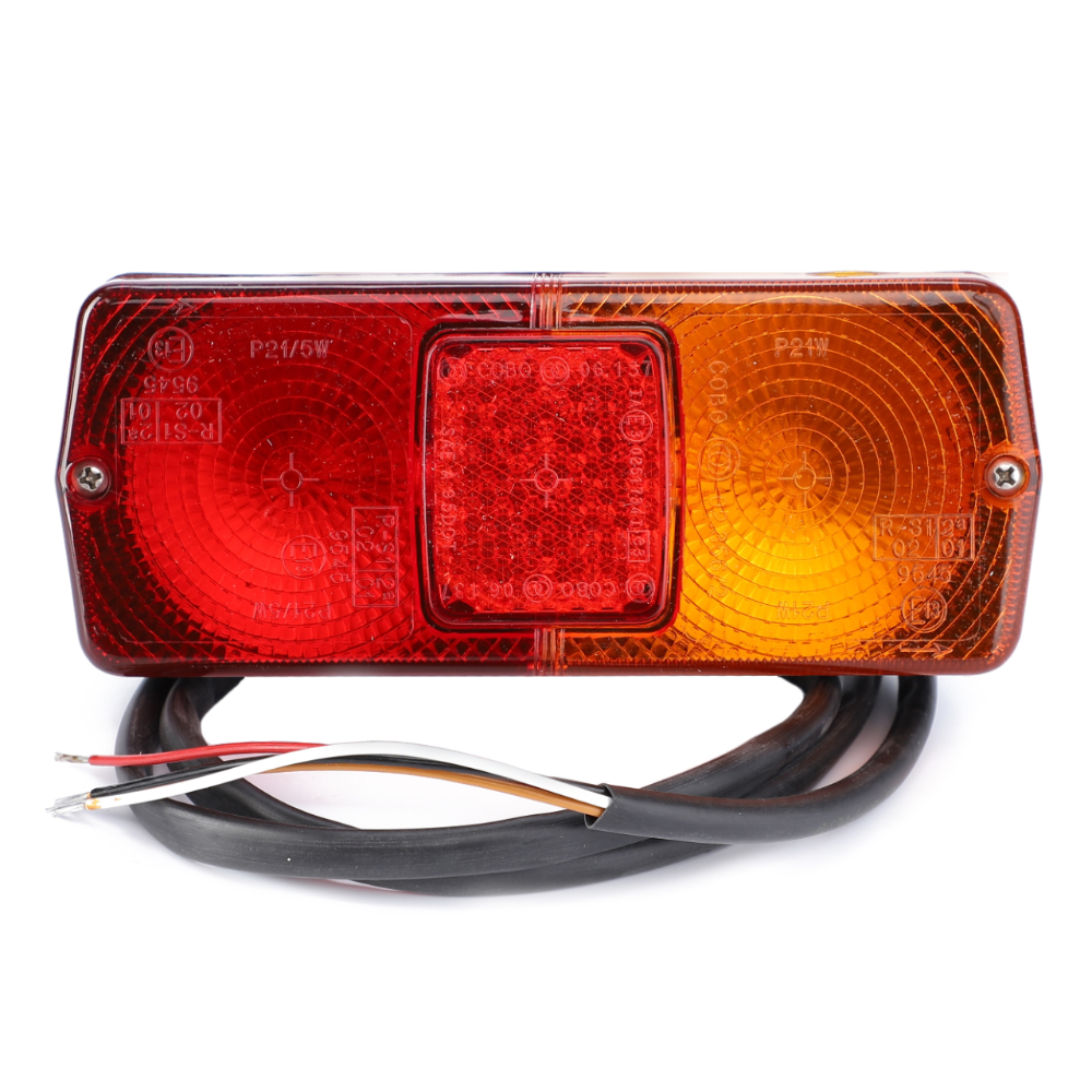 Правый задний фонарь